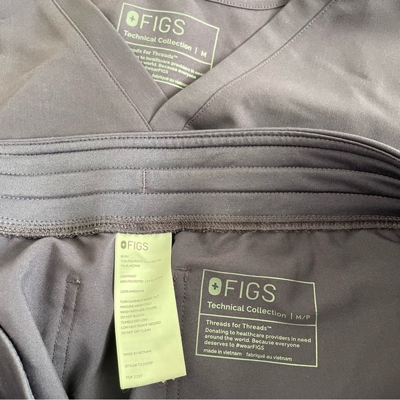 Women’s FIGS Scrub Top & Livingston Pants Purple Shadow 2197 Set Medium Petite - Picture 7 of 8